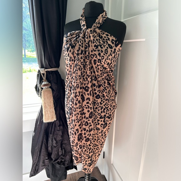 Leopard sarong and open back fringed top - Picture 9 of 11